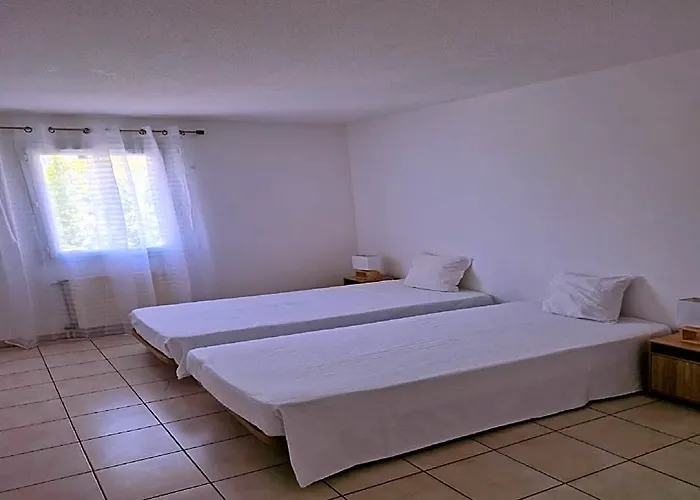 Beautiful Holiday Apartment In Uzes With Balcony