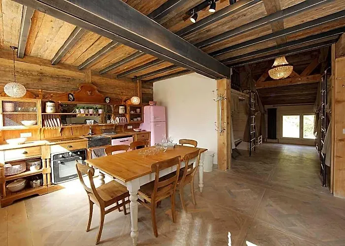 L'Annexe Du Chateau Des Girards