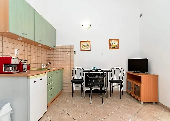 Apartment 1989