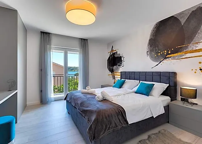 Apartment By The Sea