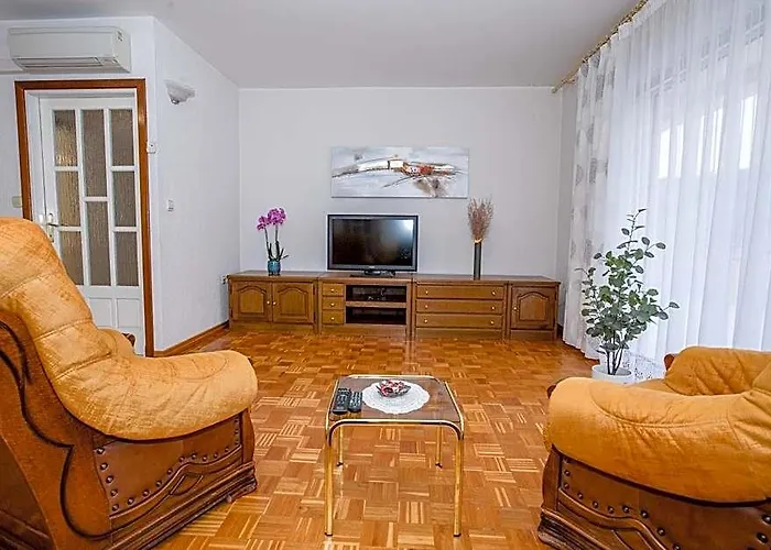 Apartments Dionis