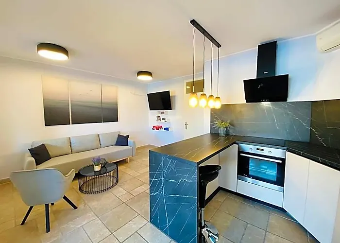 Pool Apartment Antonia