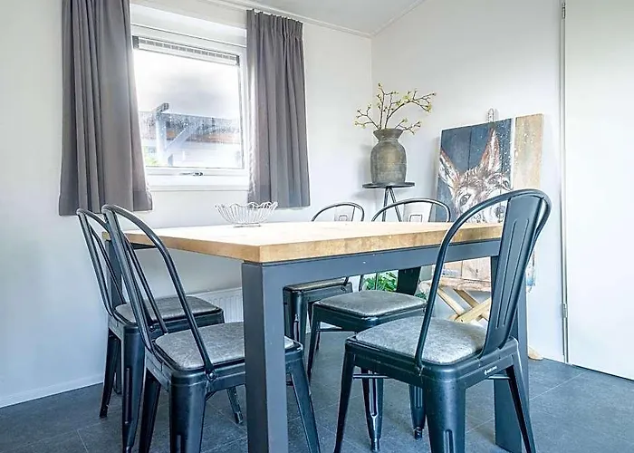 Modern Chalet Near De Veluwe National Park