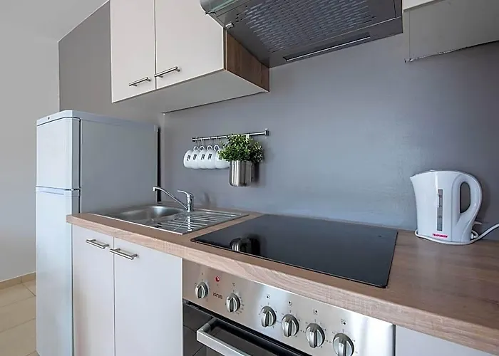 Apartment On Pag Near Seabeach And Town Center
