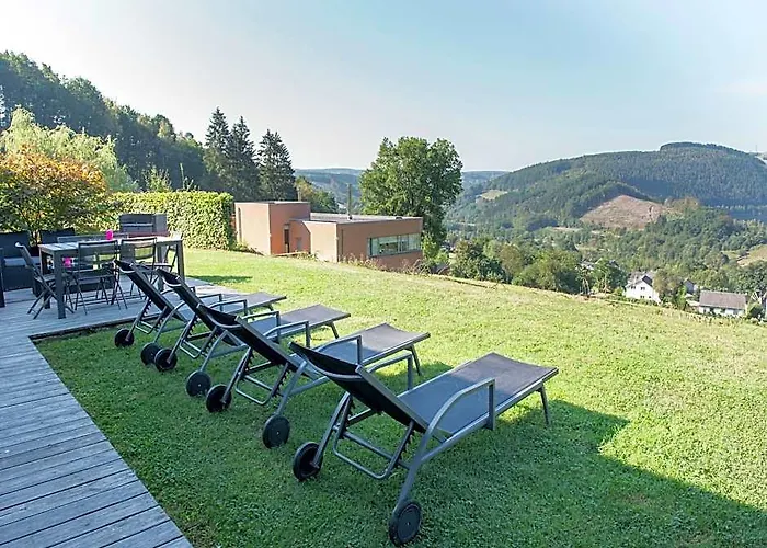 Villa In Coo With Pool Panoramic Views