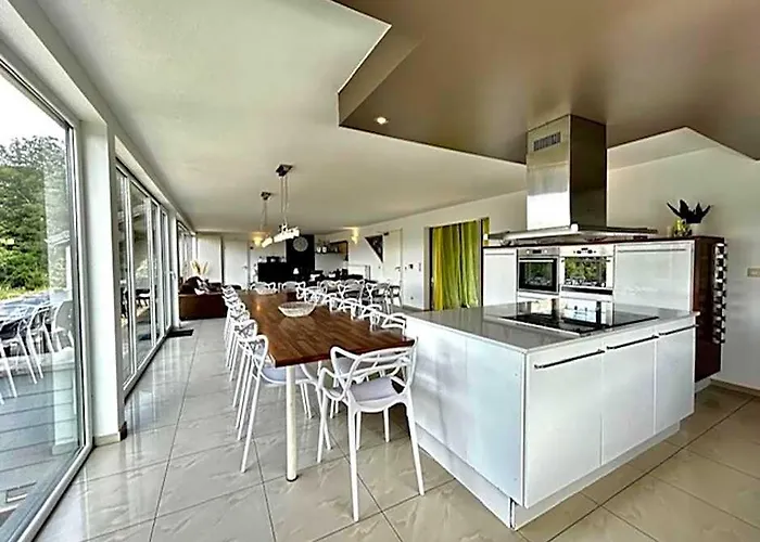 Villa In Coo With Pool Panoramic Views