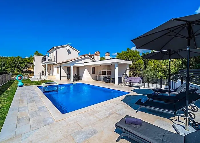 Villa In Sveti Lovrec With Private Pool Beaches