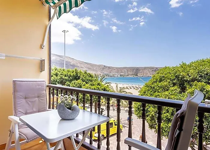 Seafront Studio With Beach View In The Center Of Los Cristianos