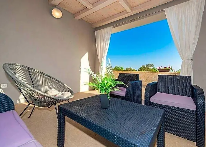 Villa Kirsten With Heated Pool, Jacuzzi And Sauna - By Ta Leut Agency