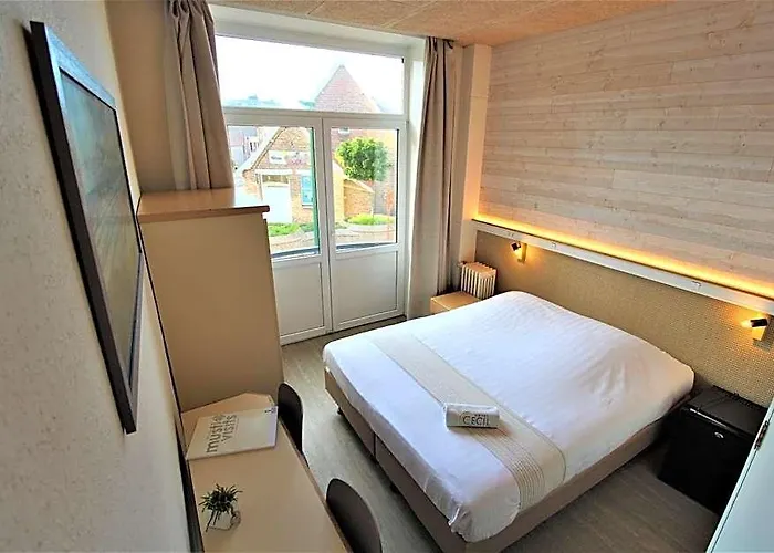 Hotel Cecil