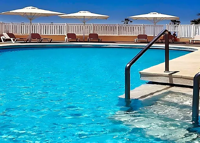 Marine Heights Suites Hotel