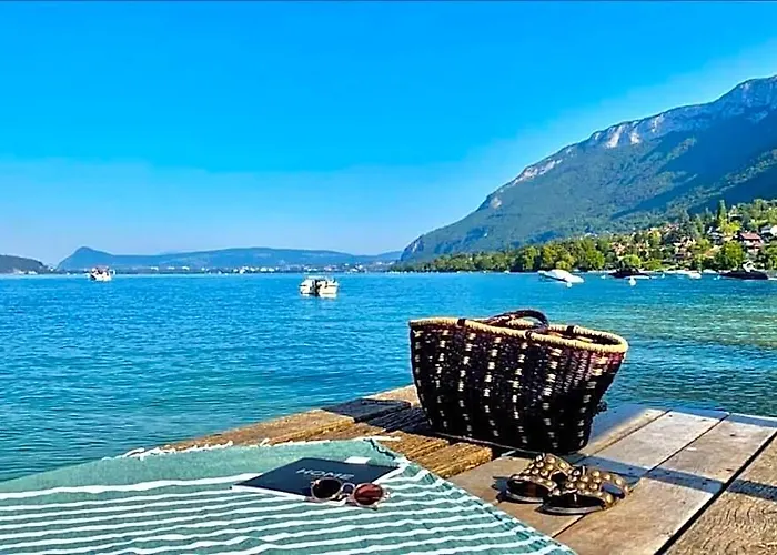 Bergerie Loft Apartment With Panoramic Lake