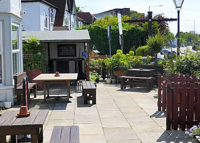 Fox & Hounds Pub