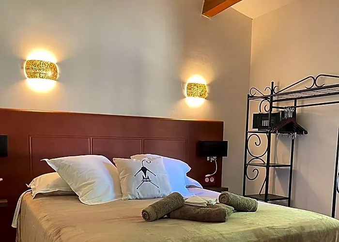 Logis Hotel Le Domaine De La Regaliere