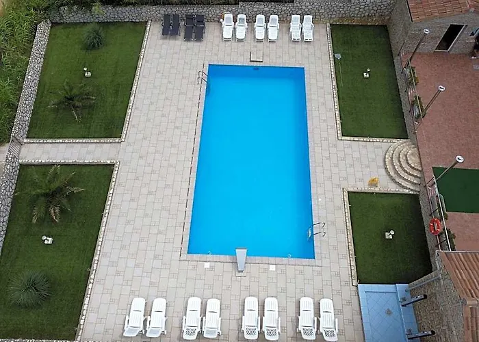 Pool Apartment Antonia