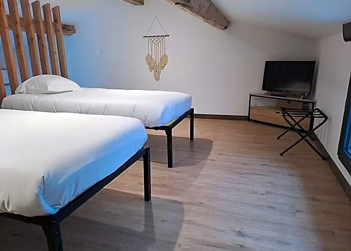 Chambres D'Hotes Chateau Pierre De Montignac