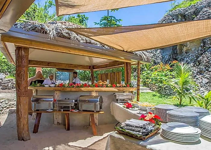 Barefoot Kuata Island Resort