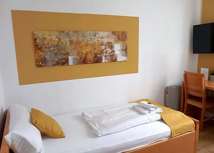 Hotel Karolinger - Self Check-In