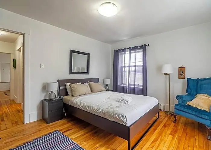 Large & Sunny Beautiful Home #103
