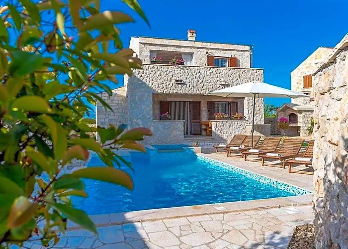 Villa Kirsten With Heated Pool, Jacuzzi And Sauna - By Ta Leut Agency