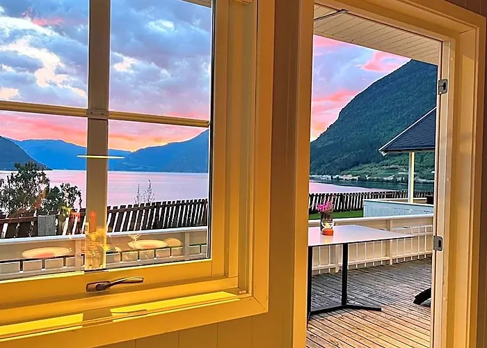 Kinsarvik Camping