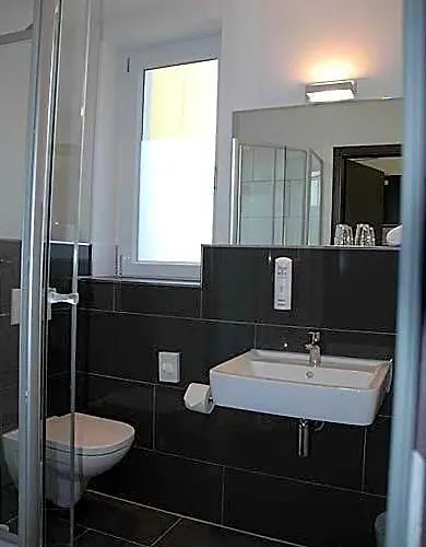 Von Korff'S Rest & Relax Hotel