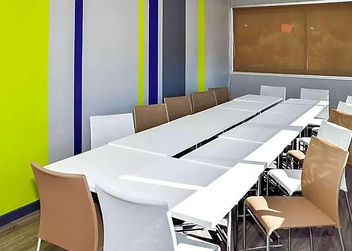 Ibis Budget Aubagne Paluds Agora