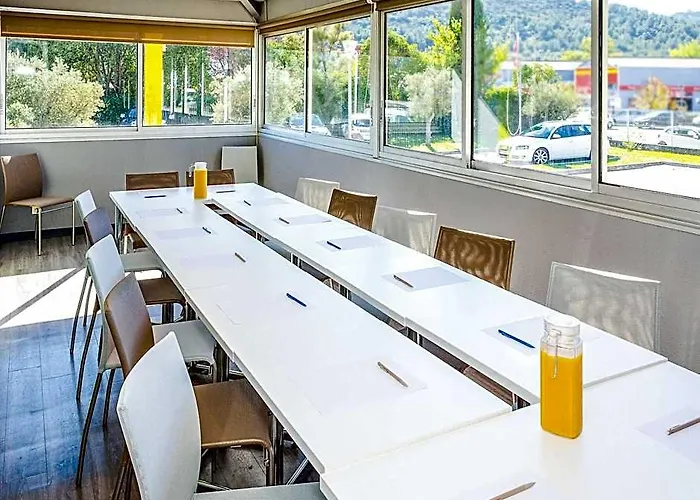 Ibis Budget Aubagne Paluds Agora