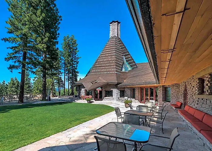 The Lodge At Nakoma