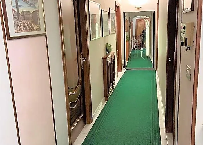 Hotel Elena