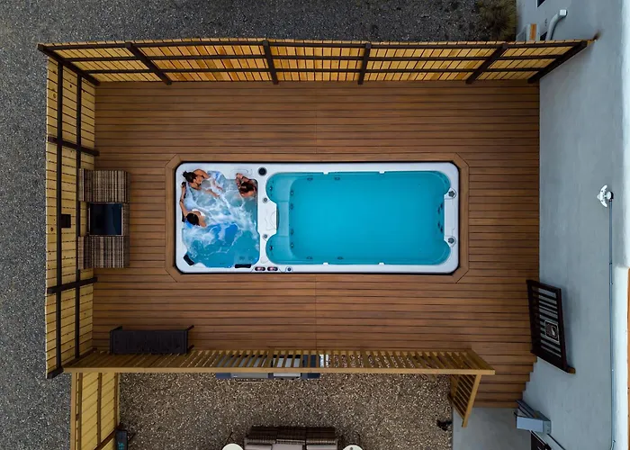 Luxx Taos Motor Lodge