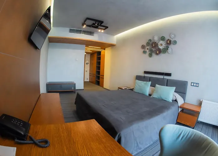 Mojo Hall Hotel