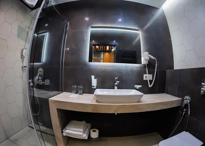 Mojo Hall Hotel