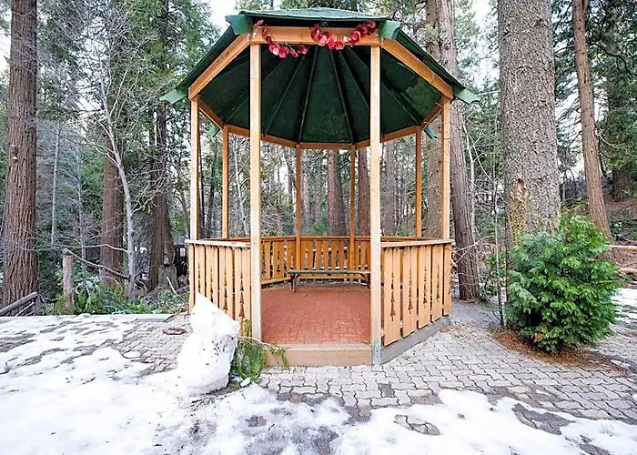 Arrowhead Tree Top Lodge
