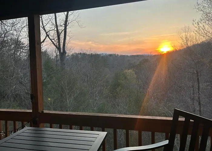 The Grouse House, Community Lake Access, Hot Tub & Huge Screened Porch