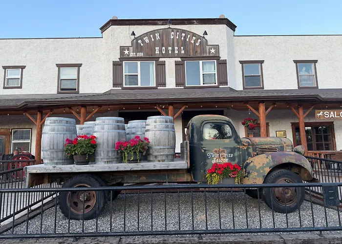 Twin Cities Hotel