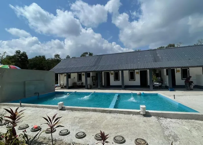 Oyo 91303 Chalet Awie