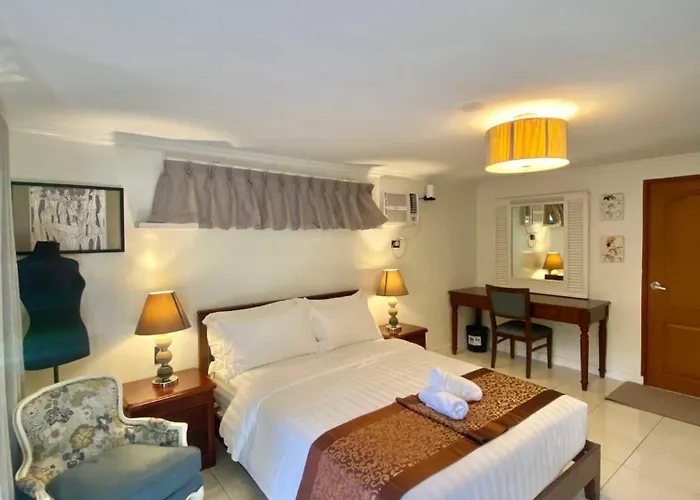 Commander Suites De Velada