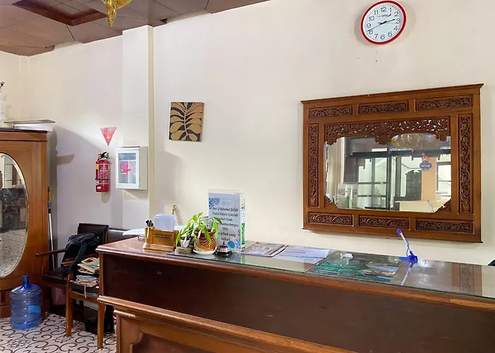 Urbanview Hotel Ratna Syariah