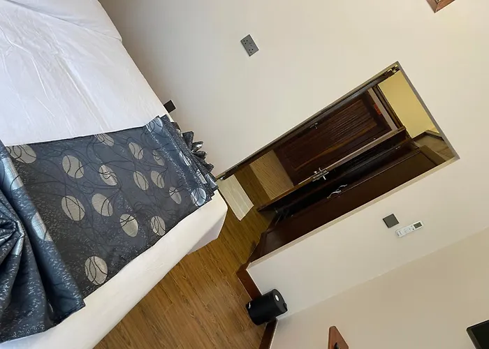 Peak Park Hotel