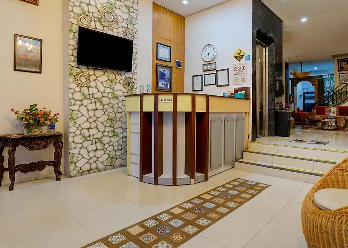 Townhouse Oak Near Rsud Dr. Zainoel Abidin Formerly Poma Hotel