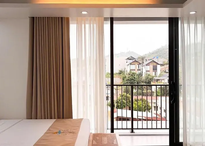La Mer Cat Ba Boutique Hotel
