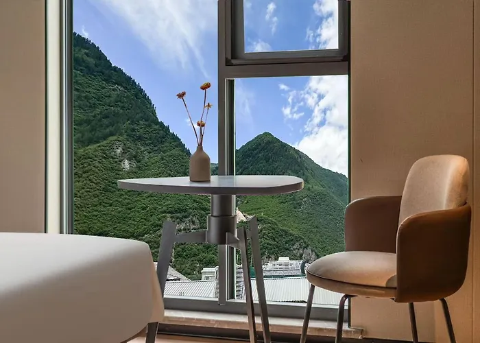 Tuke Light Hotel Jiuzhaigou 途客轻居酒店九寨沟店