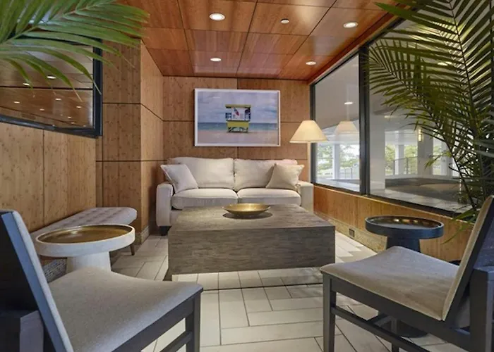 Henlopen Oceanfront Hotel