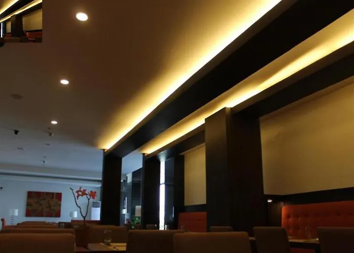 Top Star Hotel