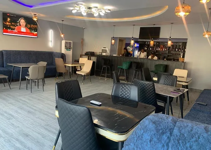 Adwels Hotel&Suites