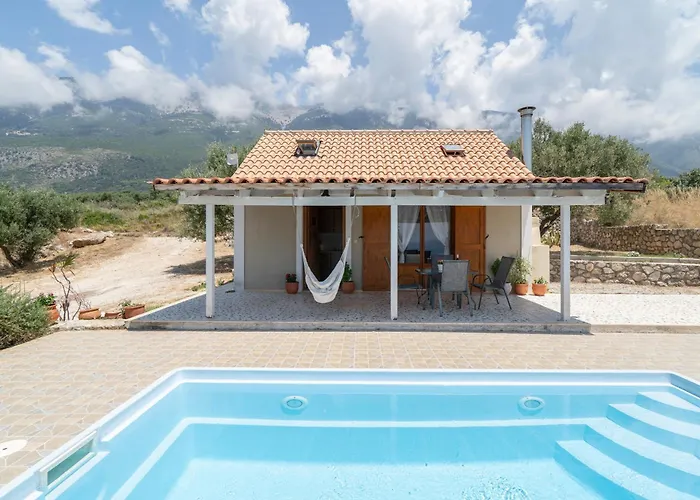 Country Green House In Lourdas