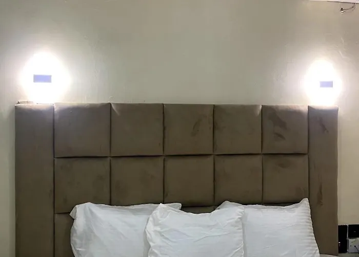 D' Amex Hotel