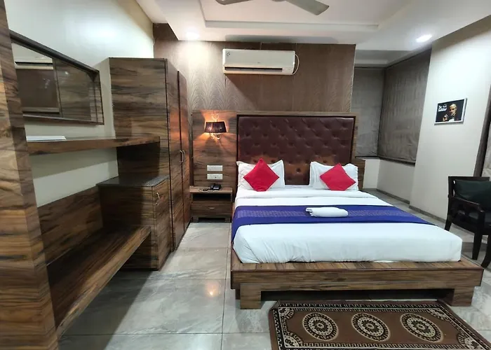 Hotel Surya Palace - Durg Railway Station