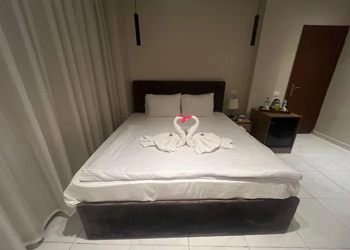 New Montu Pyramids Hotel